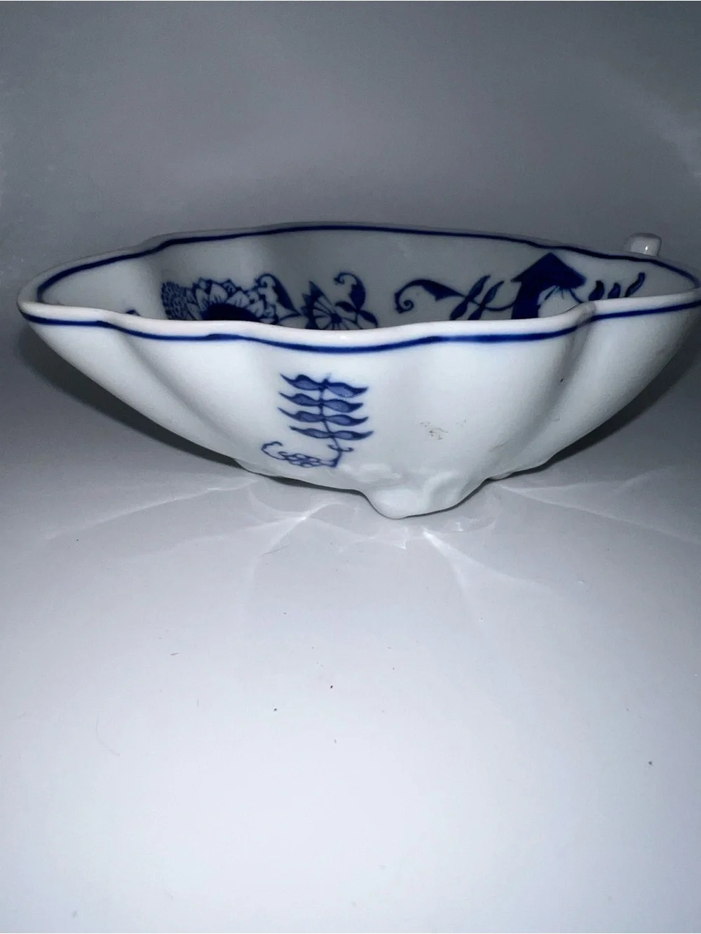 Blue Danube leaf shaped dish